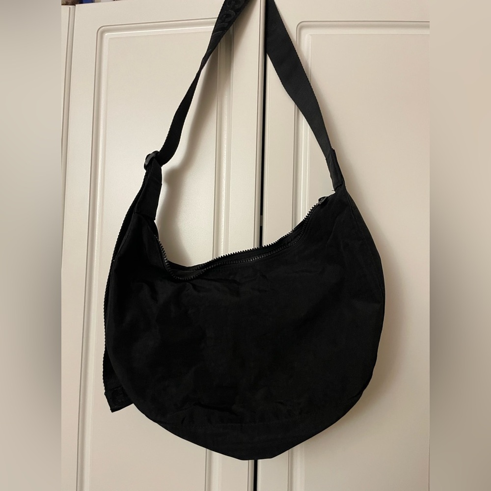 🌟BAGGU black medium crescent bag